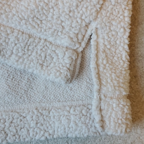 Aerie size Medium cream teddybear pullover - Picture 4 of 5